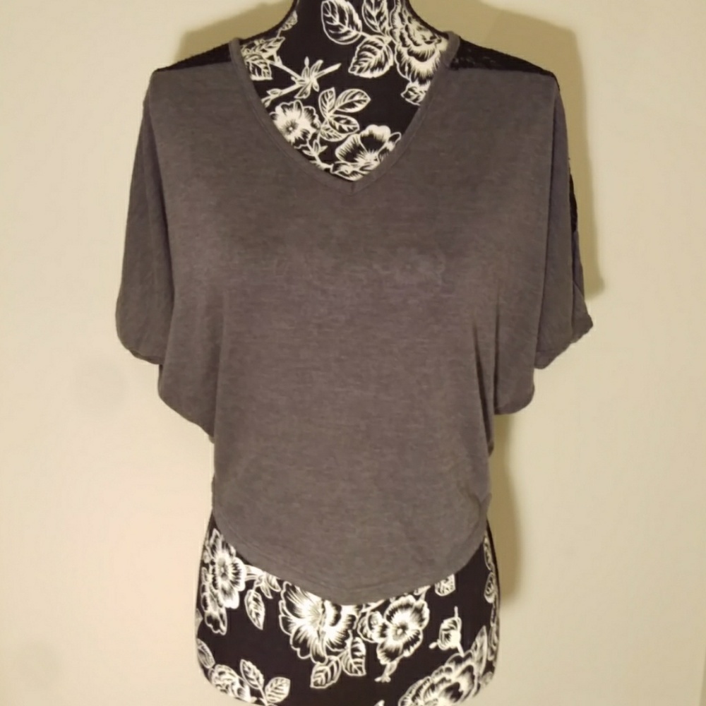 Women's medium gray and black Bongo T-shirt